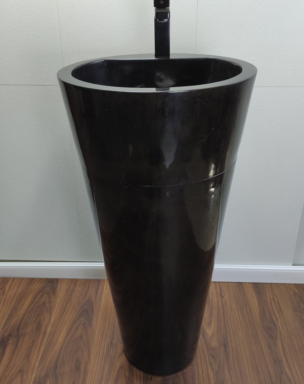 Раковина напольная из мрамора Black MN-61363 (45*45*90)