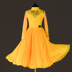 shikarnoe-plate-dlya-tancev