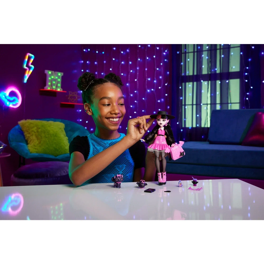 Кукла Monster High Draculaura с летучей мышью