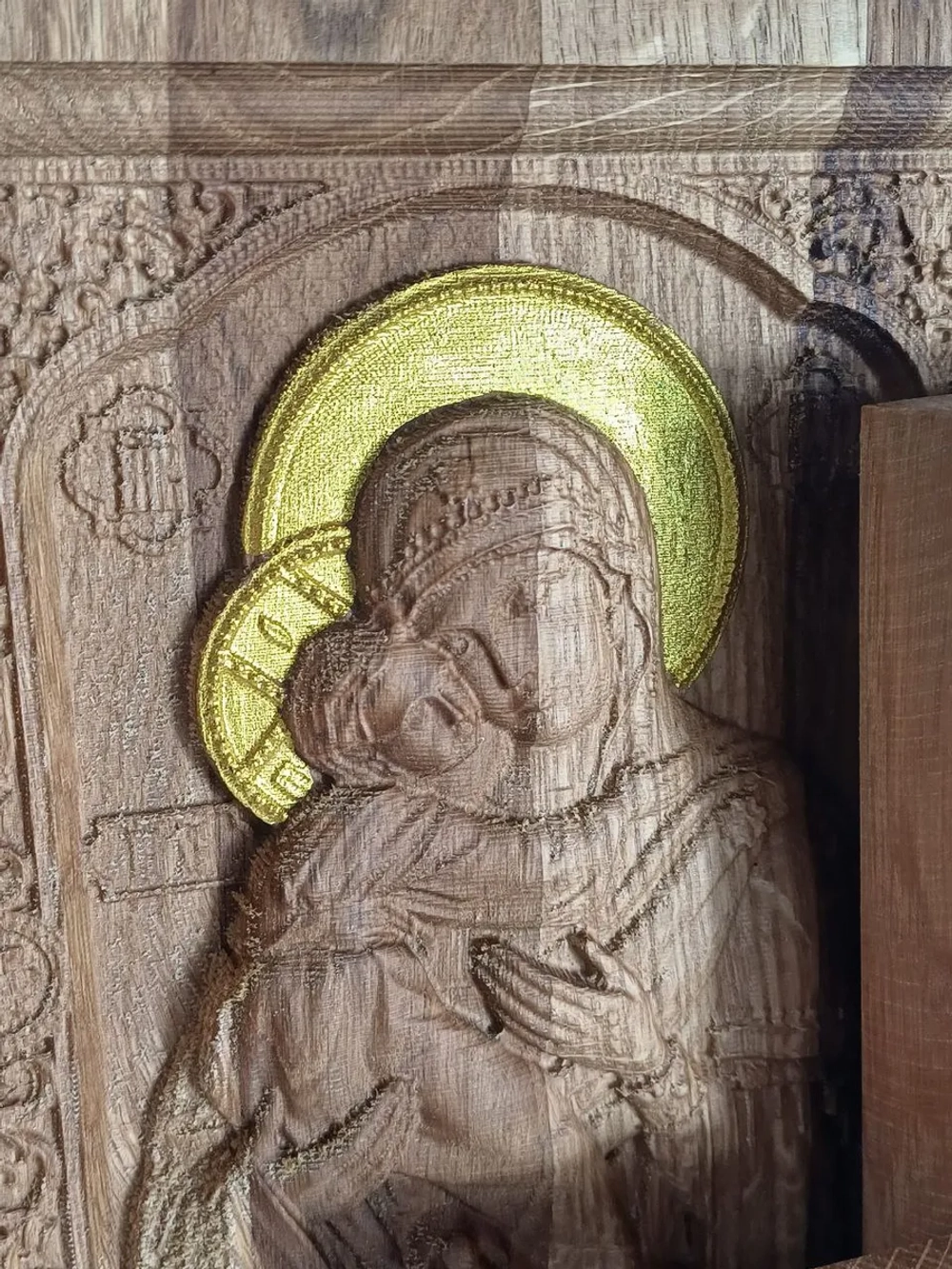 Освященная Владимирская икона Божией Матери из дуба средняя