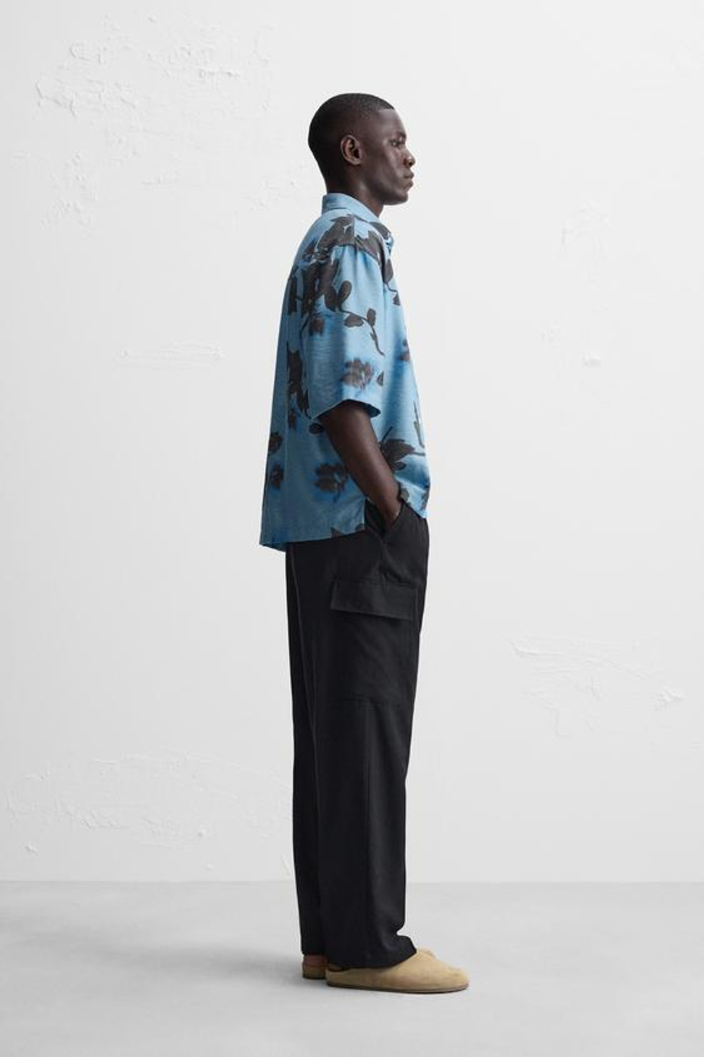 ZARA РУБАШКА ИЗ ТКАНИ С ЦВЕТОЧНЫМ ПРИНТОМ, НЕБЕСНО-ГОЛУБОЙ