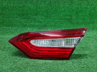 Фонарь правый внут Toyota Camry xv70 17-нв галоген