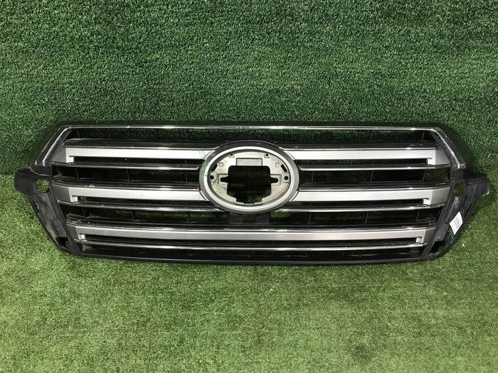 Решетка радиатора Toyota Land Cruiser 200 (2015-2021)