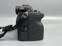 Новая Sony A7 Mark IV Body 10 кадров