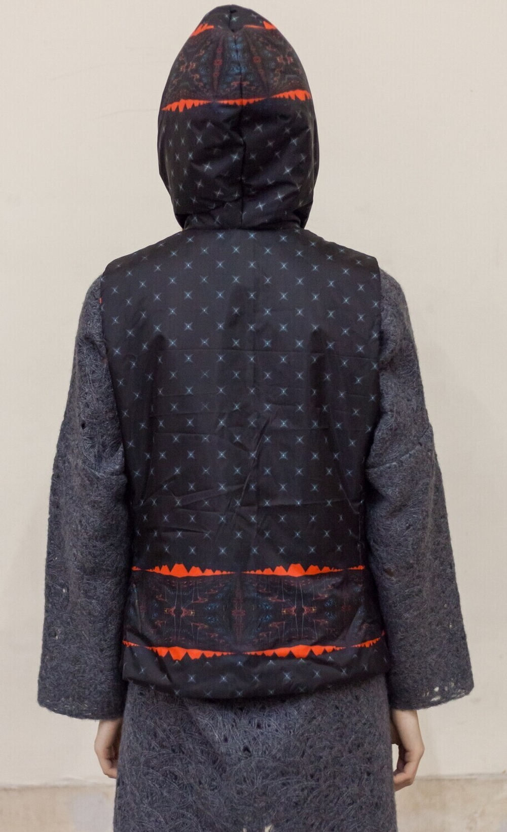 Двусторонний жилет "Синдбад", по мотивам живописи художника авангардиста Пауль Клее