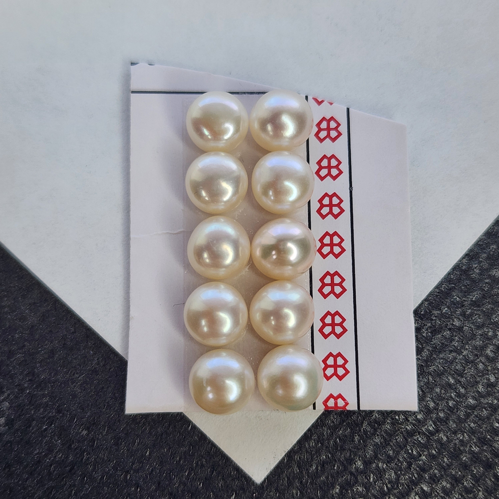 Жемчуг натуральный кремовый, 5.9мм, подушечка кабошон, полупросверленный, цена за пару