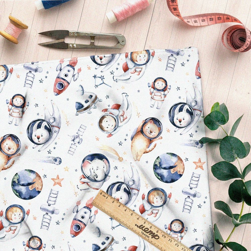 Ткань атлас зверьки в космосе