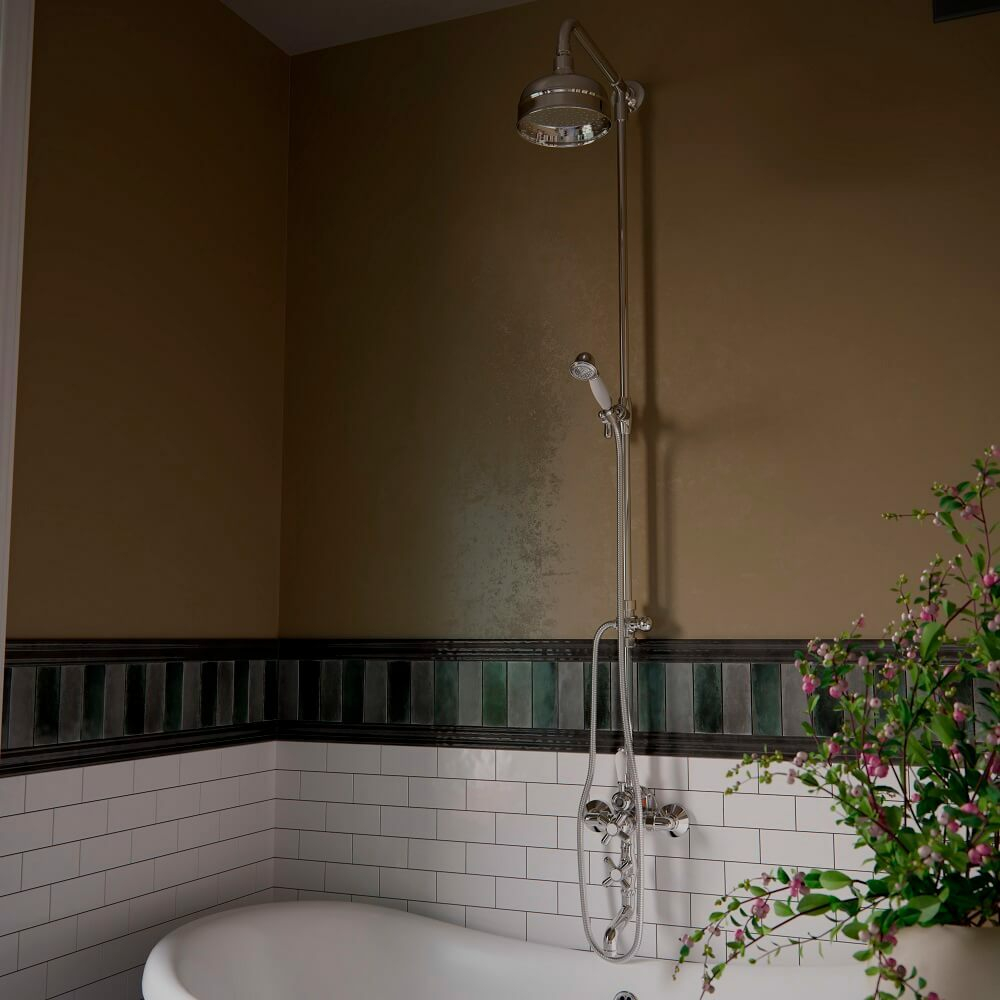 Душевая термостатическая система с изливом без регулировки высоты GAUDI 3068G