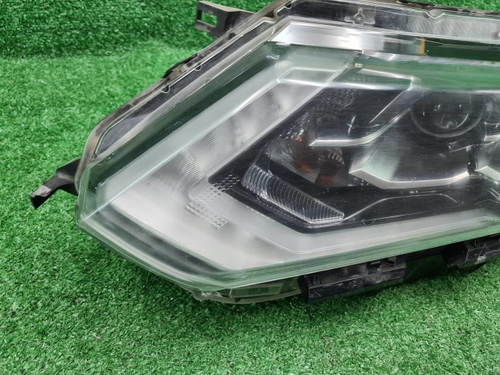 Битая Фара левая Nissan X-Trail T32 (17-22) LED