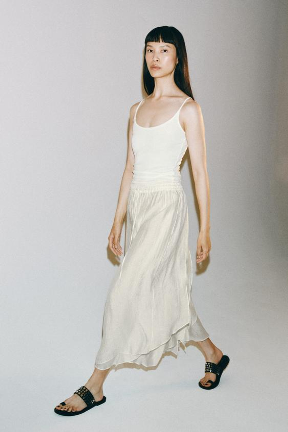 ZARA ЖЕНСКАЯ СТРУЯЩАЯСЯ ЮБКА МИДИ — ZW COLLECTION, ЭКРЮ