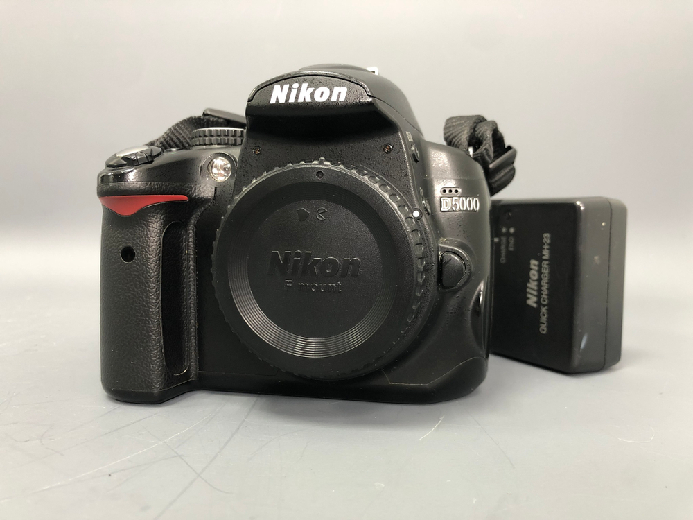 Nikon D5000 80.010 кадров