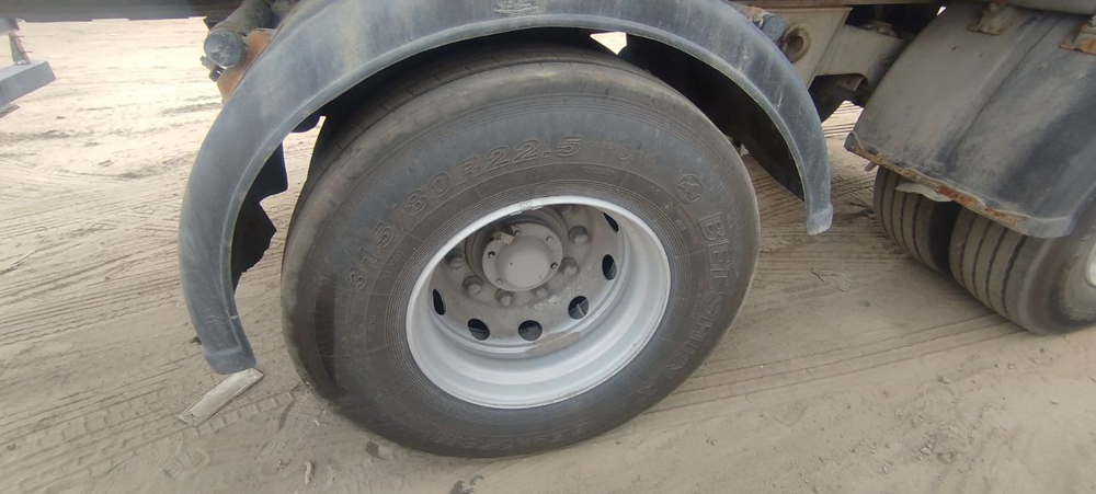 МАЗ 938660* Полуприцеп бортовой 938660-2010
