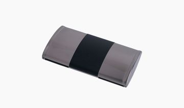 Маникюрный набор YES, 5пр. Инструменты: ножницы для ногтей, книпсер, шабер пластик, пинцет наклонный, пилка металлическая. Футляр: металл, цвет металлик/чёрный. Размер 11.5 х 2 х 6 см