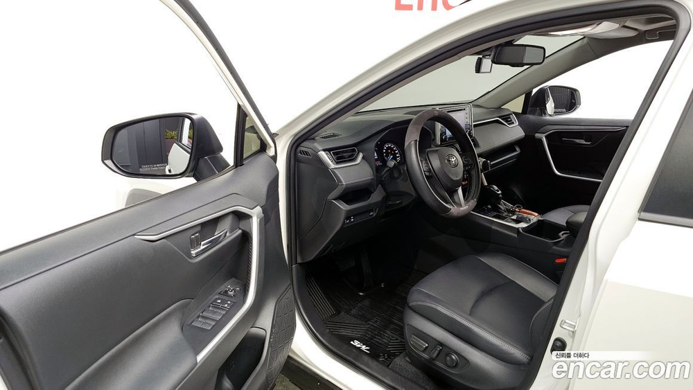Toyota RAV4 5 Generation 2.5 2WD Hybrid (08.2022)