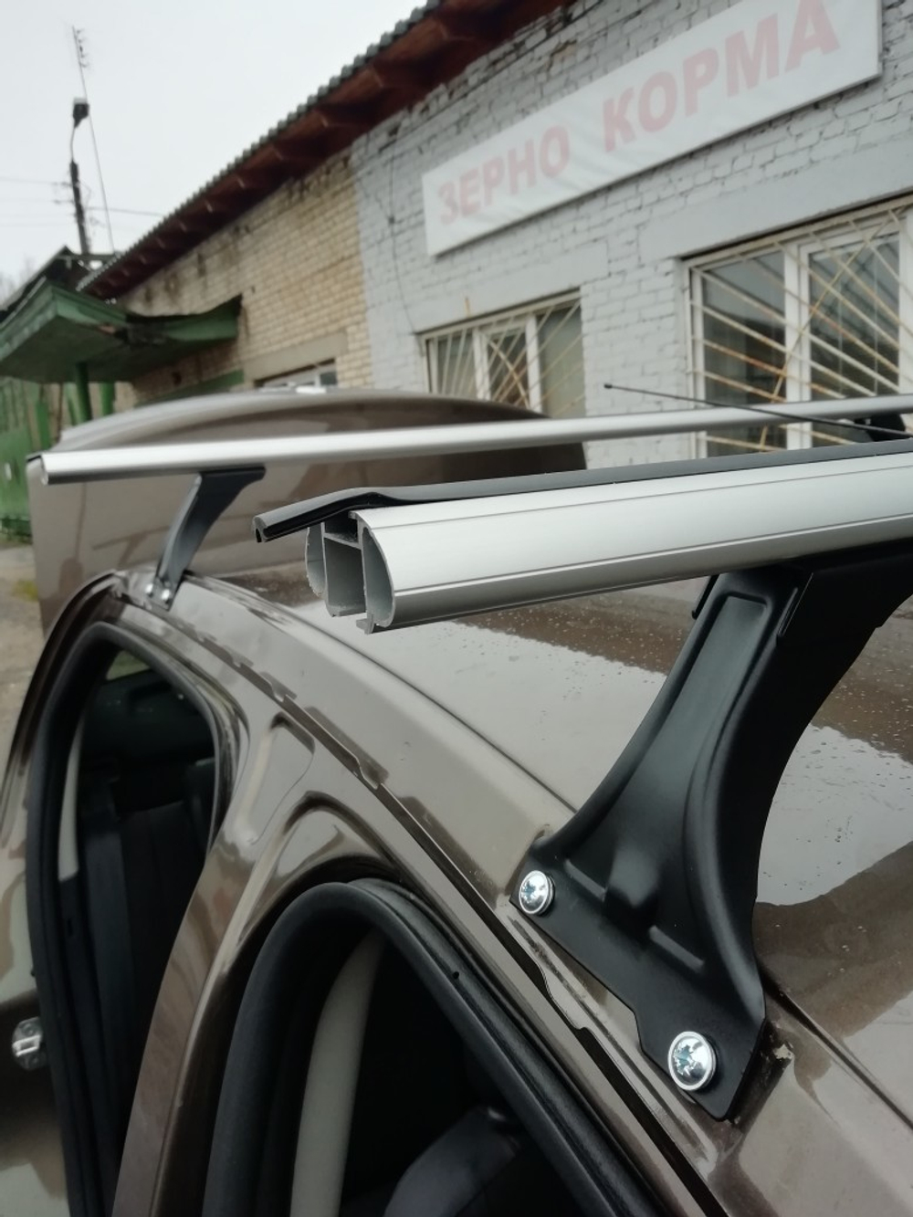 Багажник на крышу Мамонт Renault Logan в штатные места, прямоугольные поперечины, сталь 1.3м