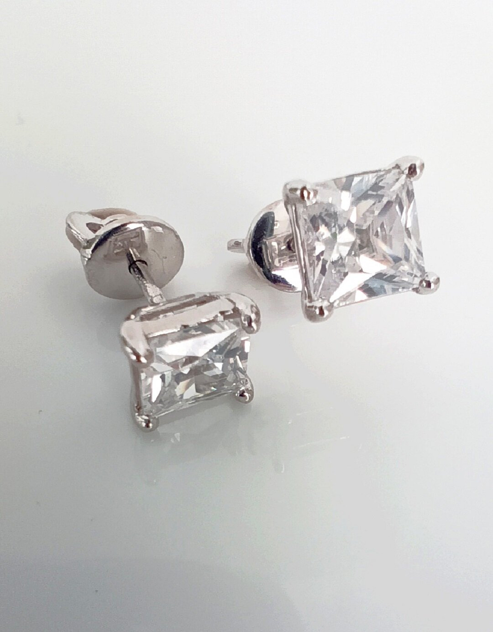 Серьги пусеты Эстерелла, серебро 925 пробы, фианит, родирование/Ф