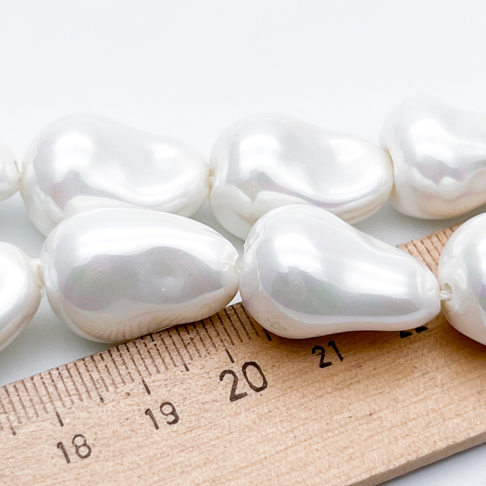 "Майорка" барочная, цвет белый, размер около 22*15 мм, цена за 1 шт