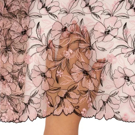 Вышивка на сетке розовая/черная 23 см