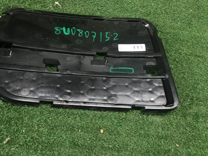 Решетка переднего бампера правая Audi Q3 1 8U (2014-2018)