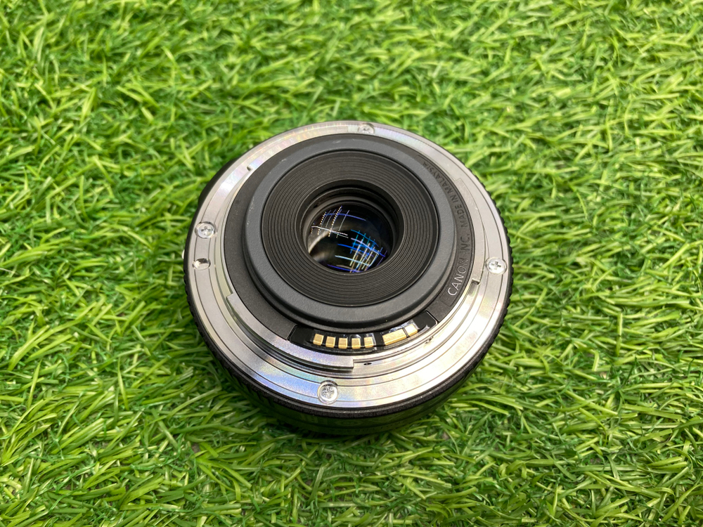 Canon EF-S 24mm 2.8 STM