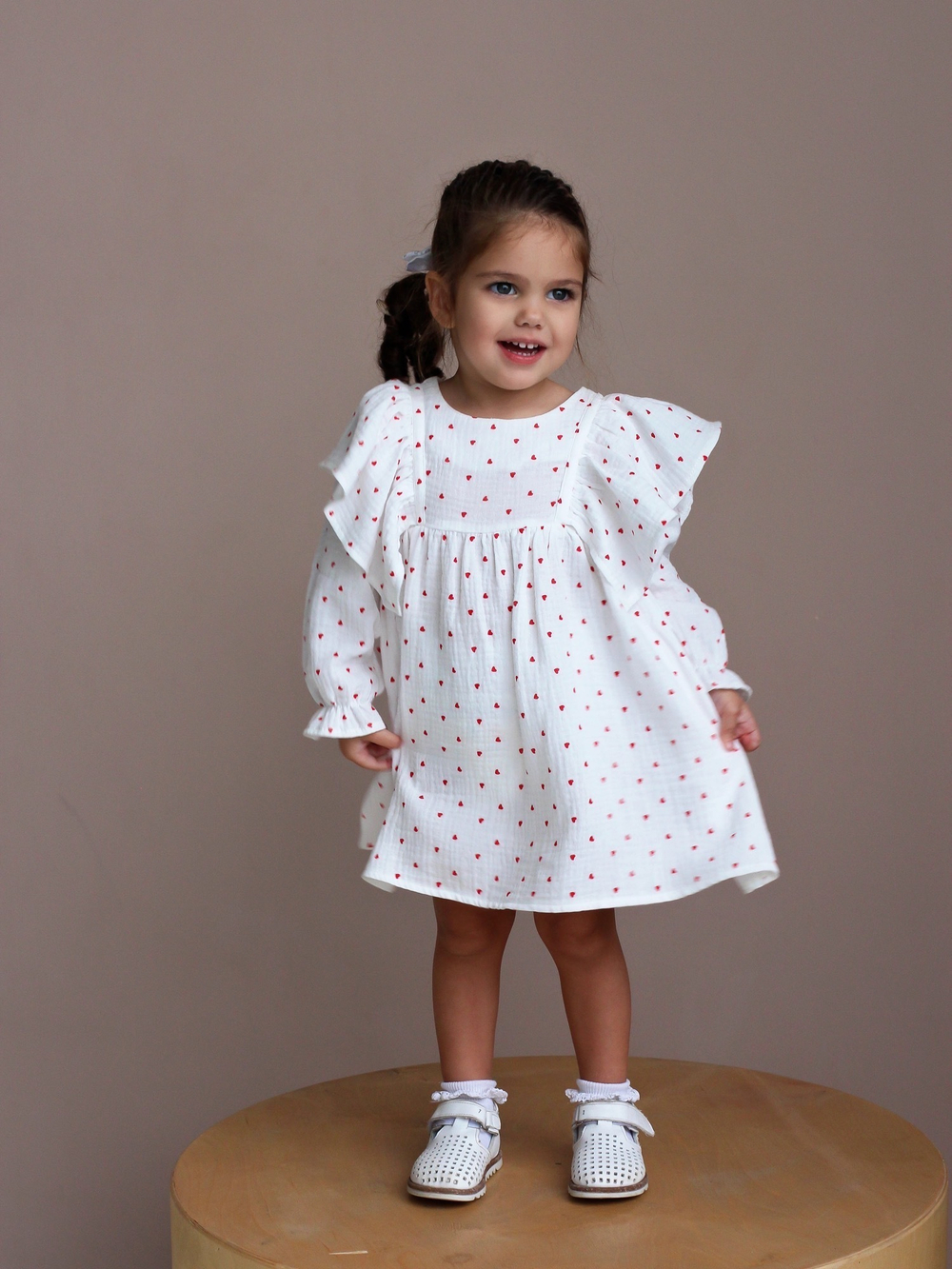Платье с рукавом из муслина «Сердечки»