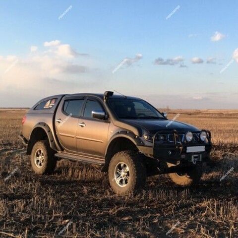 Расширители арок Mitsubishi L200 (вылет 70 мм)