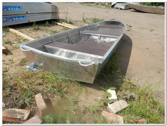 Алюминиевая моторно-гребная лодка Вятка Профи 37