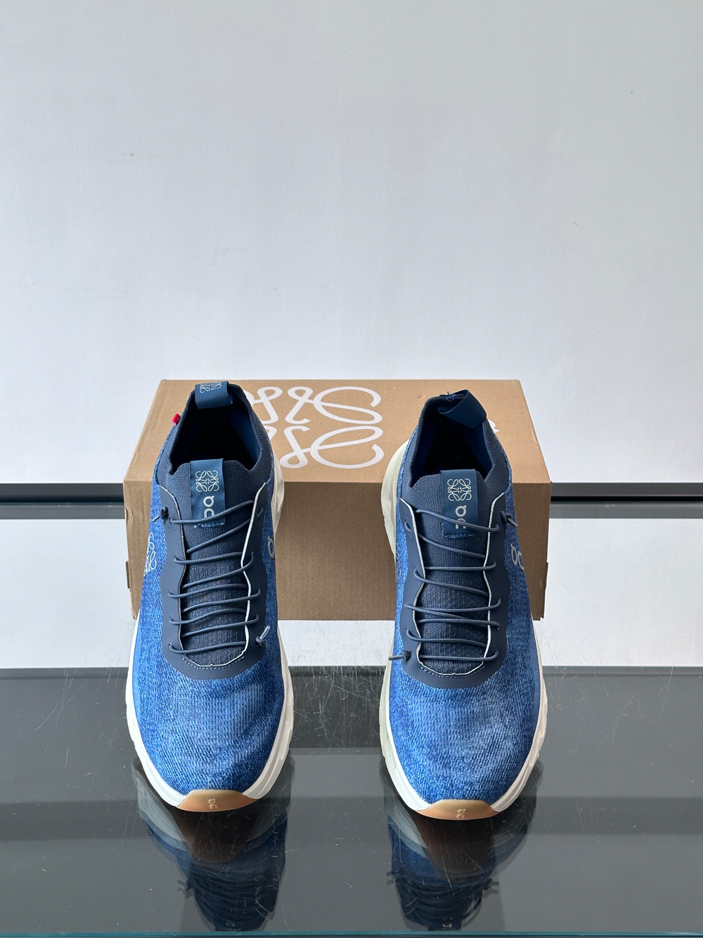 Кроссовки On Running x Loewe Cloudsolo