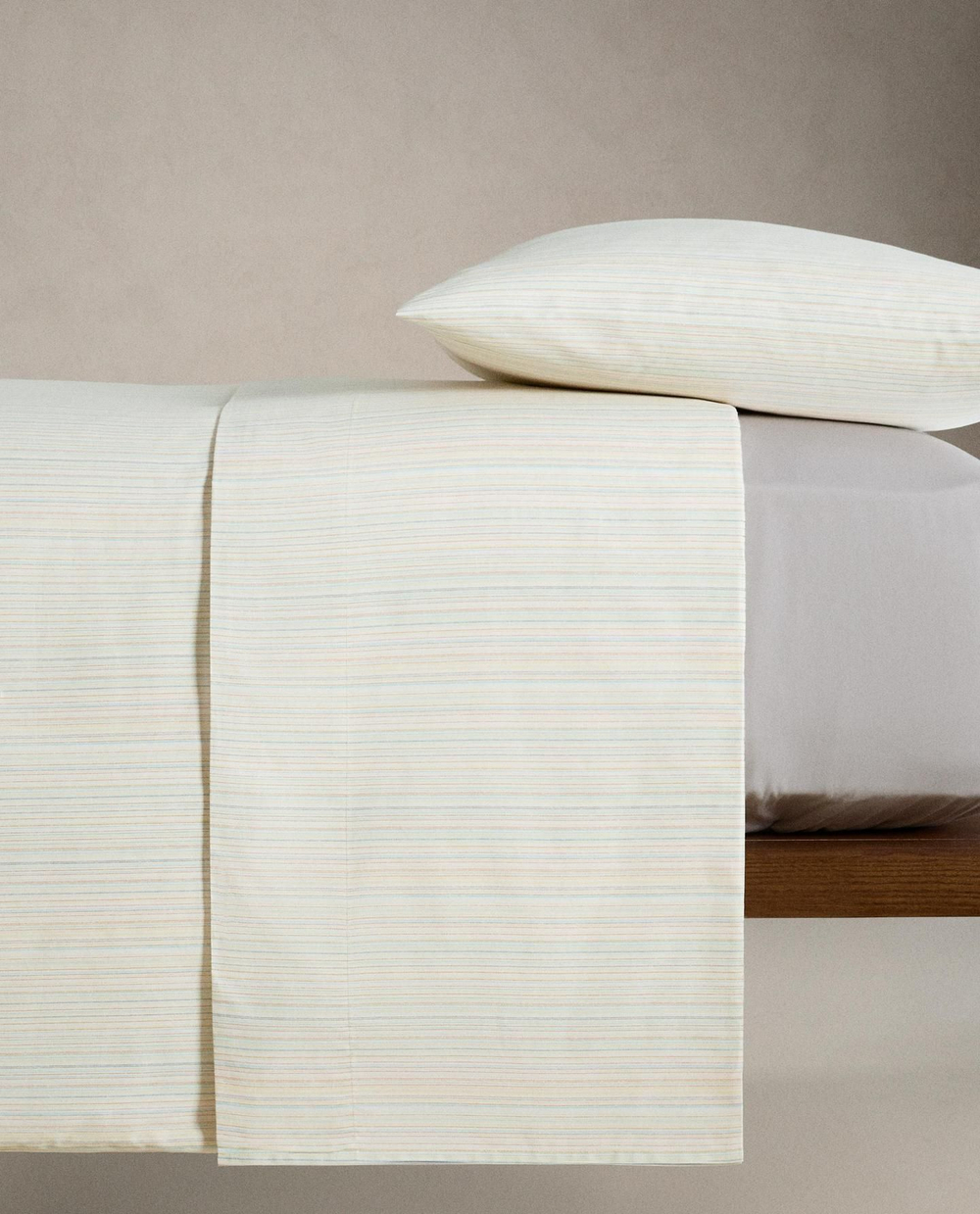 Zara Home - Полосатая простыня, экрю, 290x280 см