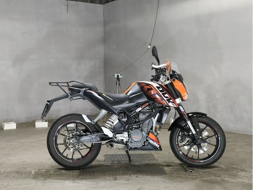 KTM 200 Duke 041610