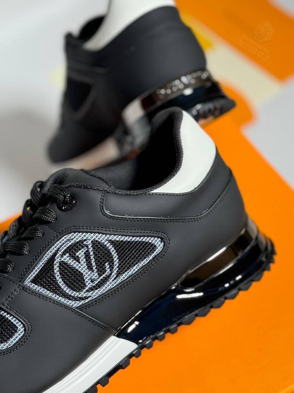 Кроссовки Louis Vuitton Run Away
