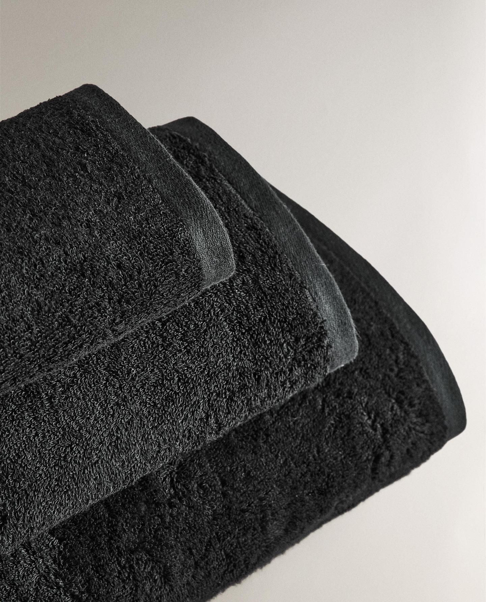 Zara Home - Махровое банное полотенце гладкое, черный, 30х50 см