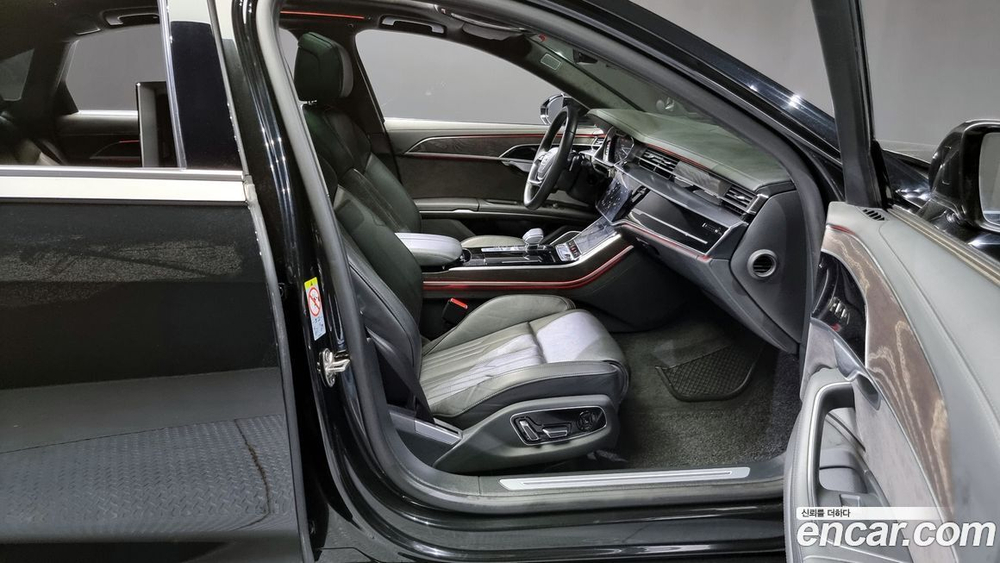 Audi A8 (D5) 60 TFSI Quattro LWB (08.2021)