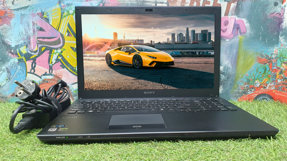 Ноутбук SONY i7/6Gb/6600M 1Gb/FHD