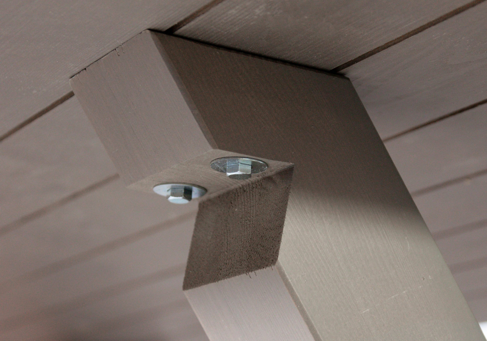 Стол обеденный