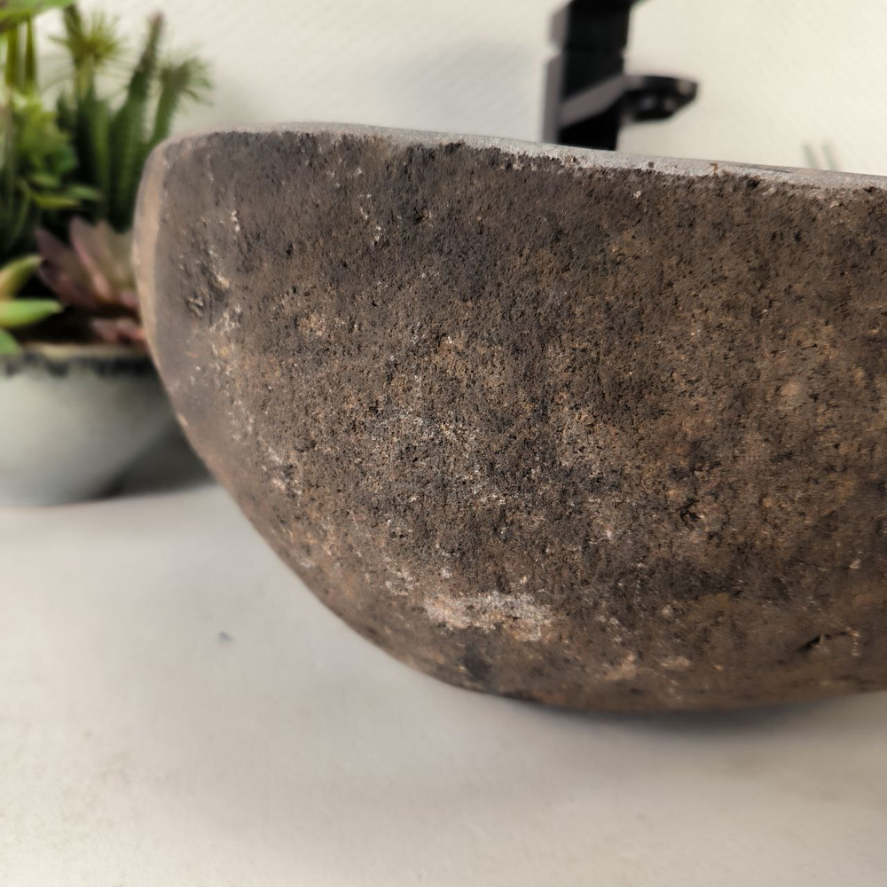 Раковина из речного камня RS-65080 47*42*15 0861