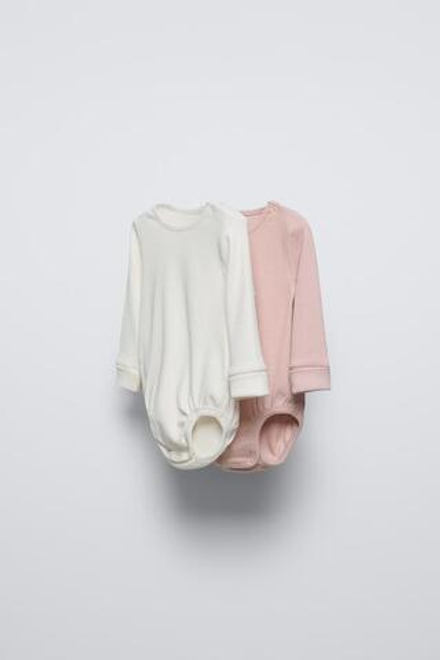 ZARA НАБОР ИЗ ДВУХ БОДИ В ТОНКИЙ РУБЧИК, РОЗОВЫЙ