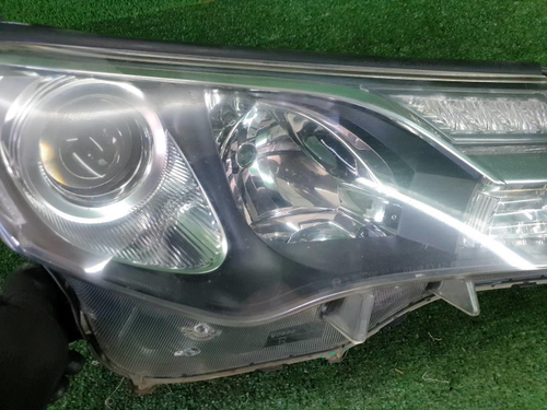 Фара правая Toyota Rav 4 CA40 (2012-2015) ксенон