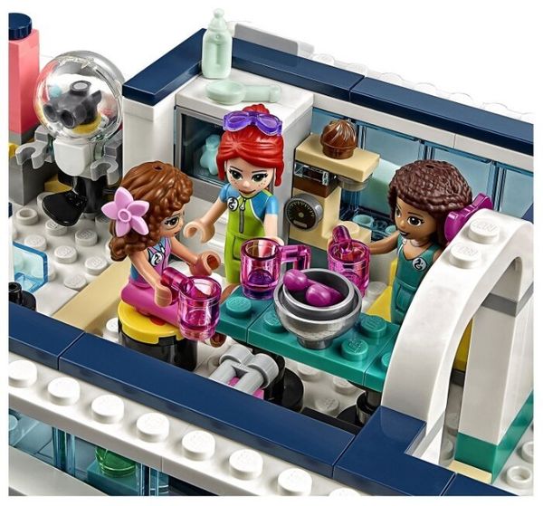 Конструктор LEGO Friends 41381 Катер для спасательных операций