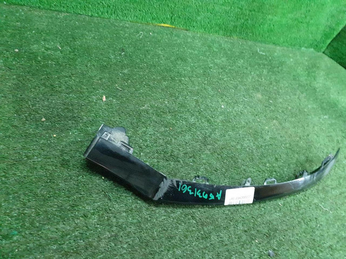 Молдинг переднего бампера правый Mercedes C w205 (2014-2018) AMG