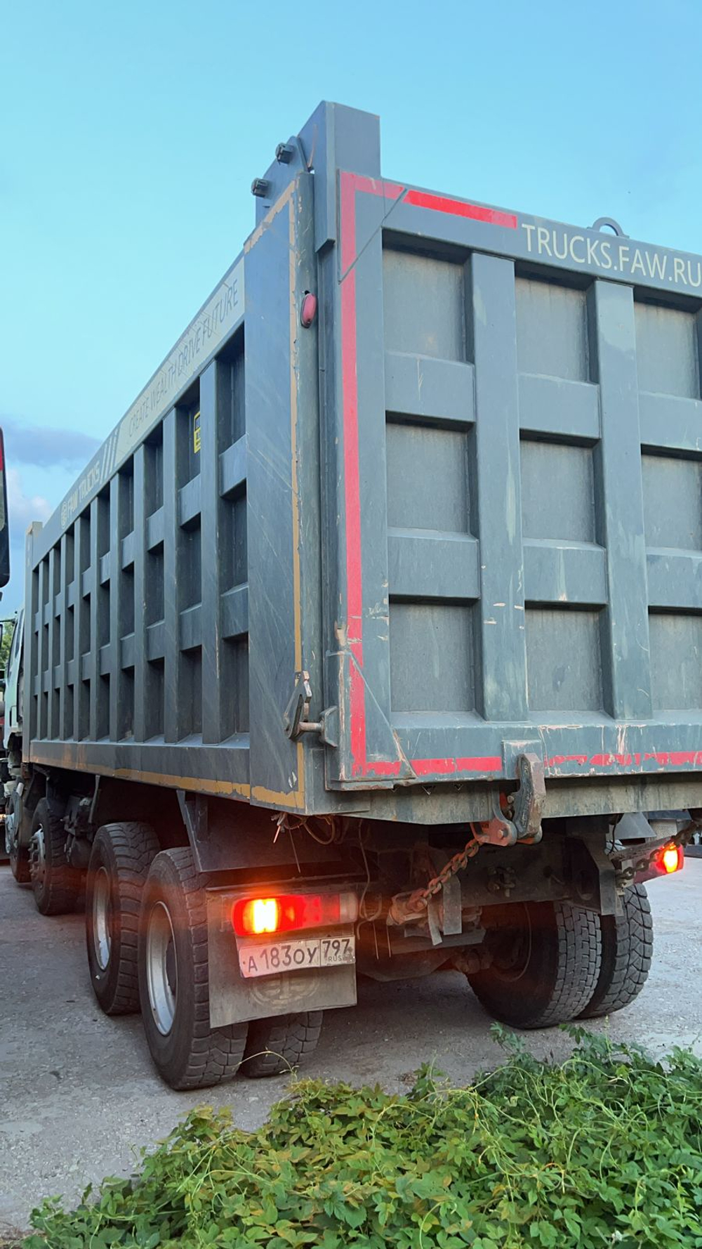 FAW J6 8x4 Самосвал СА3310Р66K24T4E5 (Дизельный, 11,1 л, 420 л.с., МТ)