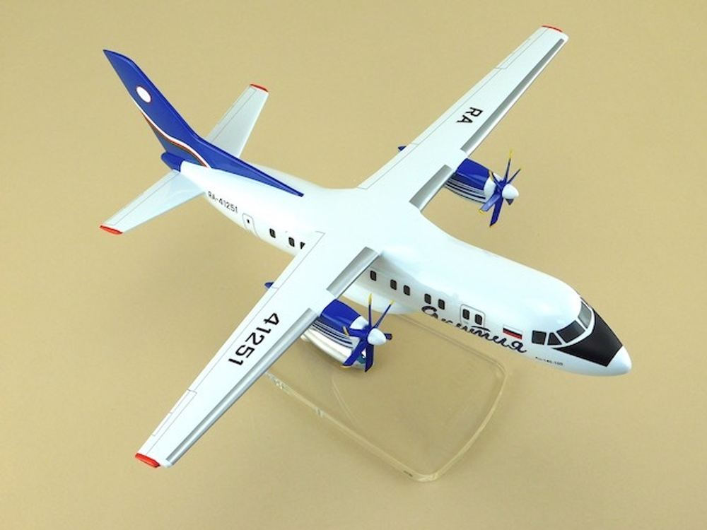 Модель самолета Ан-140-100 (М1:72, Якутия)