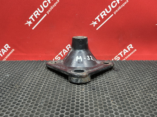 Кронштейн тяги реактивной передней 2017г