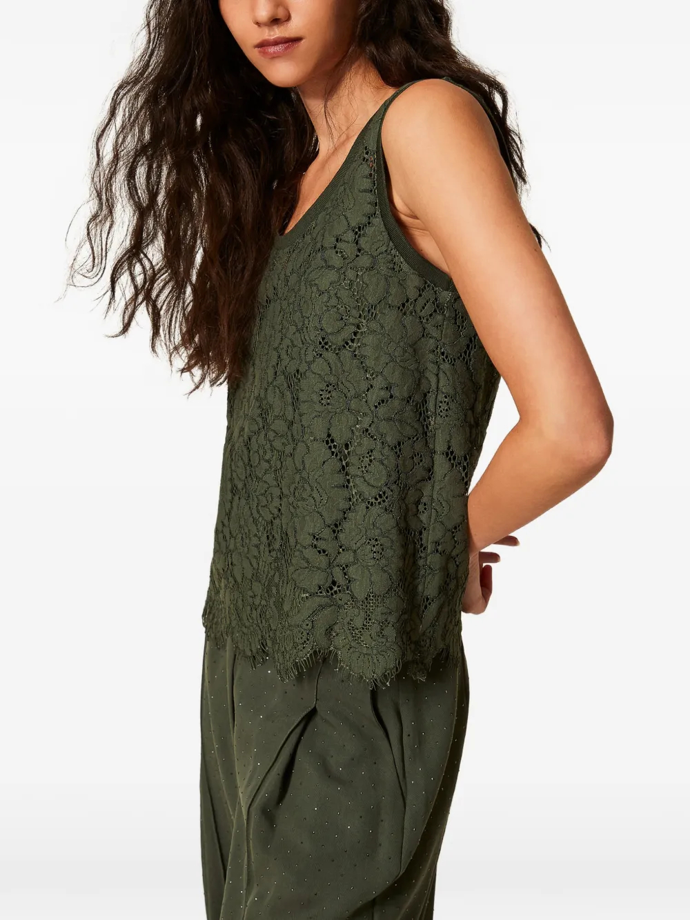 32867270_65218641_1000