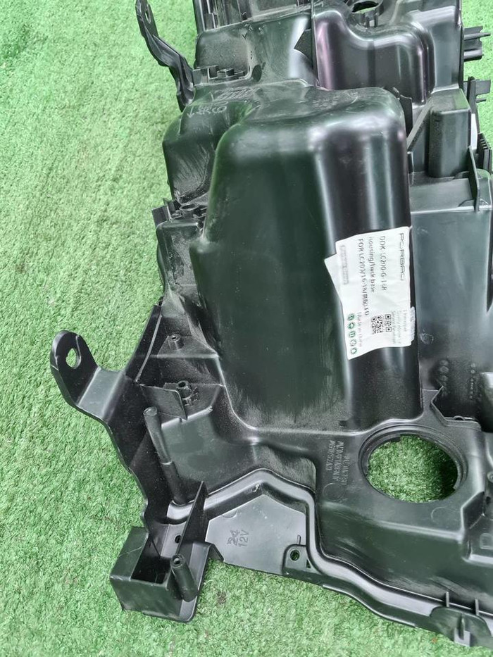 Корпус фары правый Toyota Land Cruiser 200 (15-21)