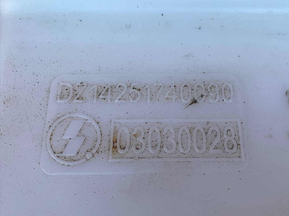 Бачок омывателя лобового стекла 2022г