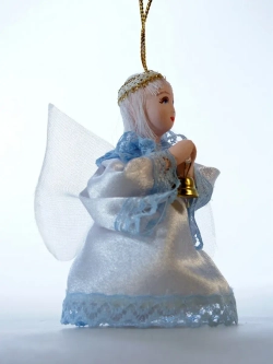Кукла-подвеска "Летящий ангелочек с трубой"