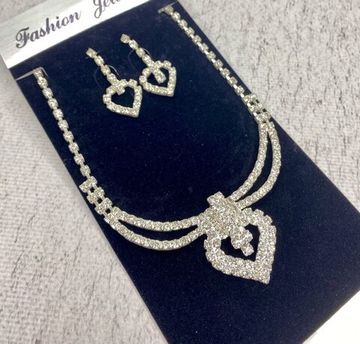 Комплект украшений, серьги + колье