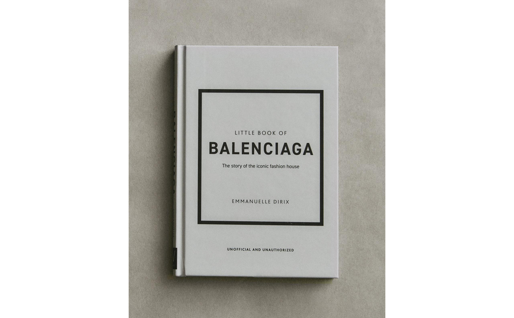 The Little Book of Balenciaga. Иллюстрированная книга о модном доме Balenciaga (на английском языке)