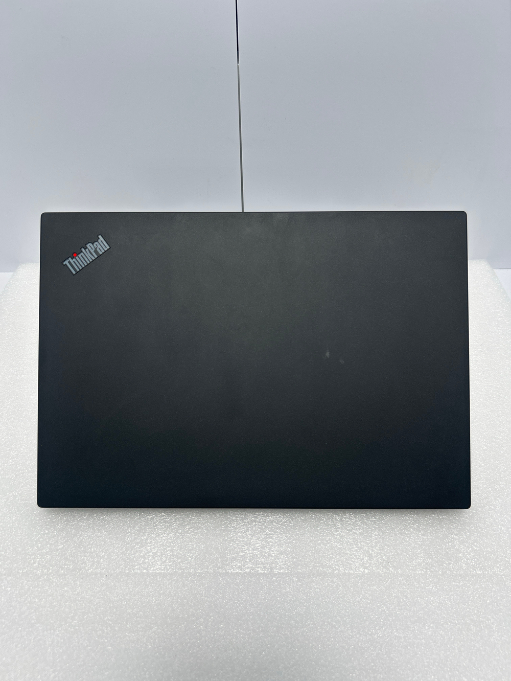 Ноутбук Lenovo T14 G1 T 14(20S0000HRT) 14"/Intel Core i5-10210U/RAM 16 GB/SSD 512 GB/Intel UHD Graphics/1920 x 1080/IPS/Windows 10 /Подсветка кл-ры:нет/черный. Состояние: Уценка/большой след. на матрице от клавиатуры